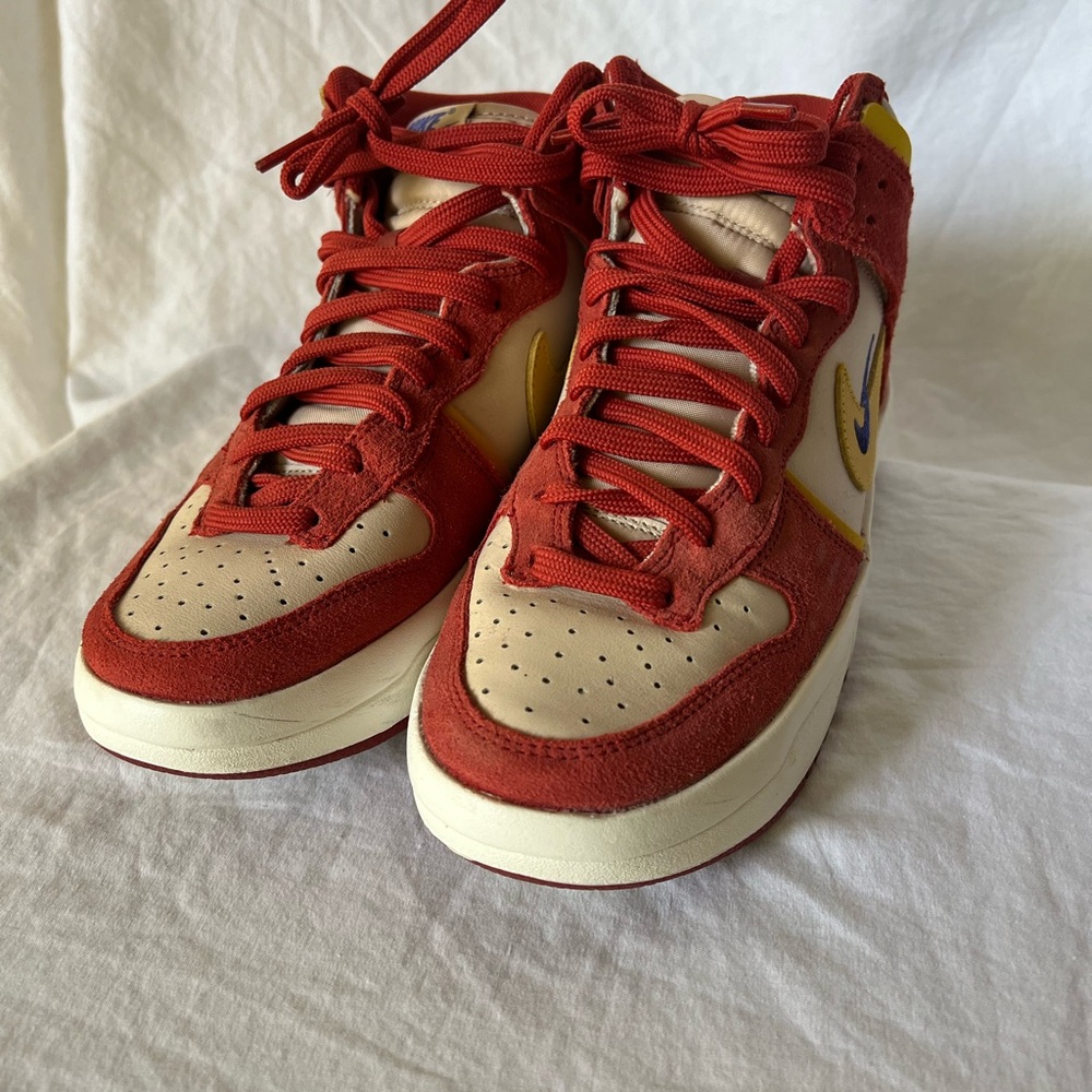 Nike Dunks Red Suede, beige/yellow/blue accent colors